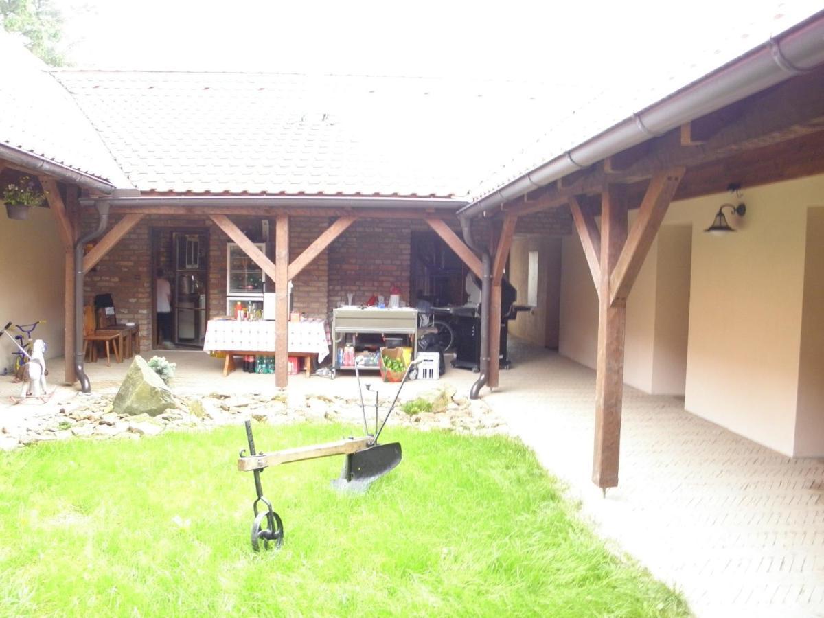 Penzion U Lisky Jarosov nad Nezarkou Exterior foto