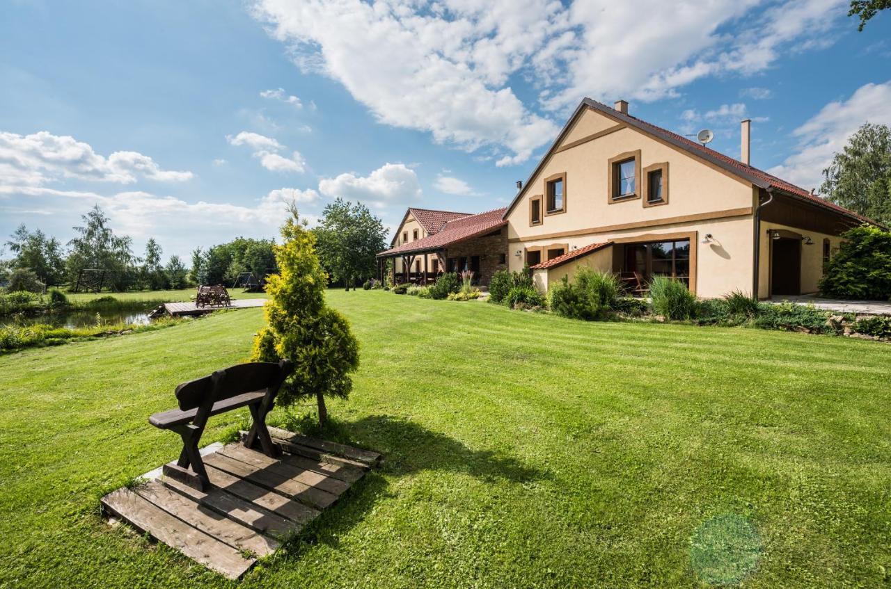 Penzion U Lisky Jarosov nad Nezarkou Exterior foto
