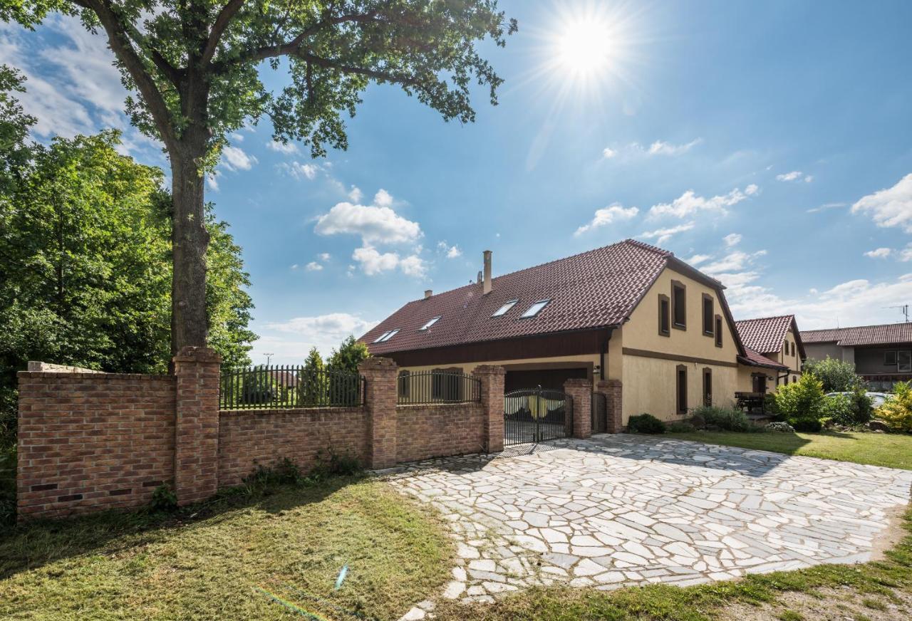 Penzion U Lisky Jarosov nad Nezarkou Exterior foto